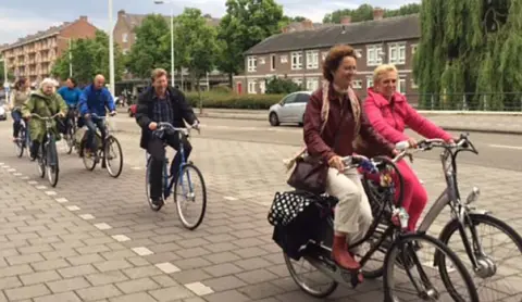 Samen op de fiets door de wijk voor meer verbinding