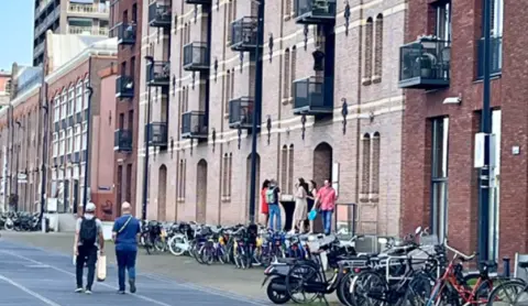 Elaa verhuist naar de Veemkade!
