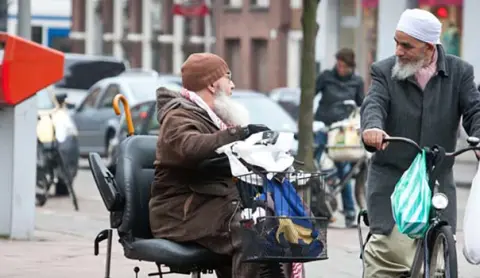 Amsterdam bouwt aan hechte wijkverbanden